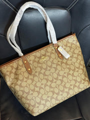 Coach City Tote - Signature Canvas