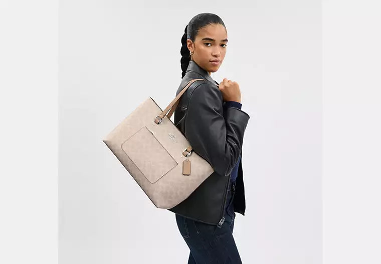 Coach Station Tote - Signature Canvas
